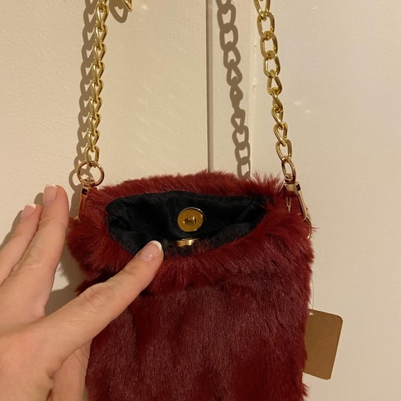 Burgundy chain purse - Picture 2 of 2